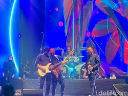 Ari Lasso yang Paling Dirindukan Baladewa Surabaya