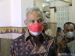 Cek Dampak Banjir Rob Pekalongan, Ganjar Minta Patroli di Tanggul Potensi Jebol