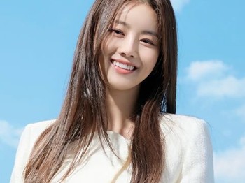 Sejak bergabung dengan IOK Entertainment yang juga menaungi Jo In Sung dan Kim Ha Neul, kini Lee Ga Ryeong akhirnya bisa memperbarui profil resminya dengan menggunakan tahun lahir yang sesungguhnya, yaitu tahun 1980./ foto: instagram.com/viollet1002