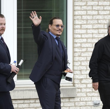 Deretan Eks Kekasih Dukung Johnny Depp Lawan Amber Heard