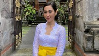 <p>Puteri Indonesia 2022 sudah dipilih, Bunda. Wanita asal Bali bernama&nbsp;Laksmi Shari De Nefee baru saja dinobatkan menjadi Puteri Indonesia 2022. Laksmi lahir 26 Januari 1996. (Foto: Instagram @laksmideneefe)<br /><br /><br /></p>