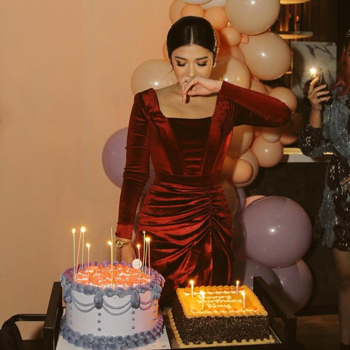 <p>Usia Naysila Mirdad baru saja genap 34 tahun. Baru-baru ini, pesinetron cantik tersebut merayakan ulang tahunnya dengan meriah. (Foto: Instagram @naymirdad)<br /><br /><br /></p>