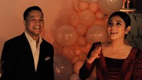<p>Dalam foto-foto yang beredar, terlihat Arfito memperlakukan Naysila bak seorang putri. Hal ini juga terlihat dalam pesta ulang tahun Naysila belum lama ini. Arfito memberikan kejutan spesial untuk kekasihnya itu. (Foto: Instagram @naymirdad)</p>