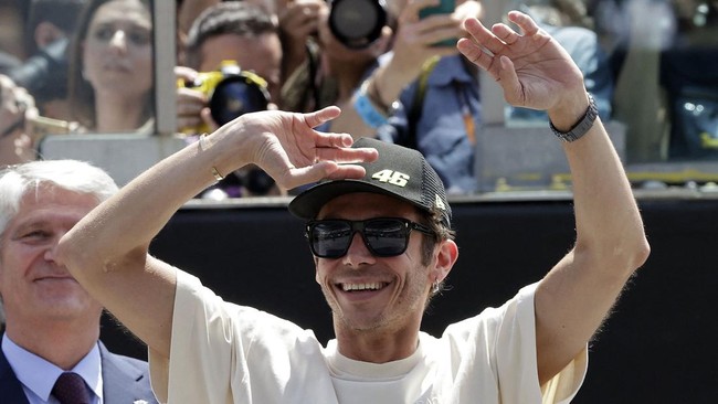 Senyum Valentino Rossi tampaknya bisa mengembang pada pengujung musim MotoGP 2022 lantaran penampilan apik dua pembalap.