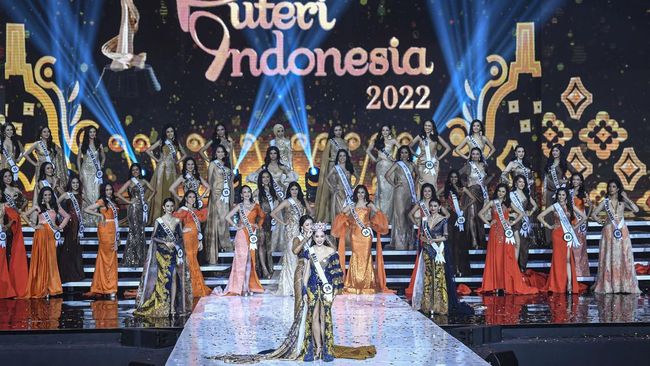 Laksmi Shari De-Neefe Suardana resmi dinobatkan sebagai Puteri Indonesia 2022.