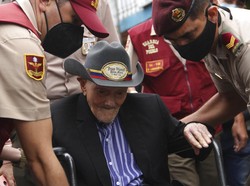 Momen Pria Tertua di Dunia Rayakan Ulang Tahun ke-113