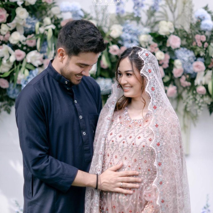 <p>Artis sinetron Faradilla Yoshi baru saja melahirkan anak pertama nih, Bunda. Sang buah hati berjenis kelamin laki-laki, lahir pada Jumat, 27 Mei 2022 di RSIA Bina Medika Bintaro.</p>