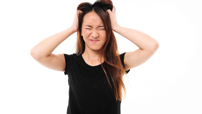 Bye Gatel! Lakukan 5 Tips Ini di Rumah untuk Mengurangi Ketombe, Cobain yuk!