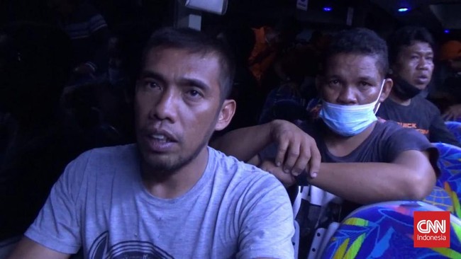 KM Ladang Pertiwi 02 tenggelam di selat Makassar pada Kamis (26/5). Sebanyak 17 penumpang berhasil diselamatkan.