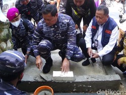 TNI AL Renovasi 225 Rumah Tidak Layak Huni di Pesisir Jatim