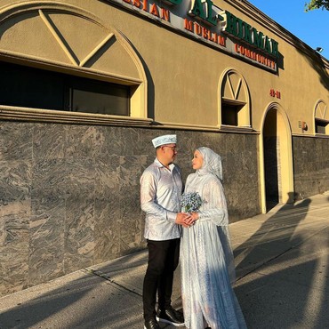 Abdel Achrian Jadi Saksi Pernikahan Terry Putri & Derly Darmawan di New York