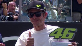 VIDEO: Upacara Nomor 46 Rossi Dipensiunkan di MotoGP Italia