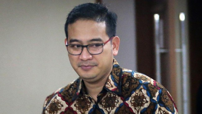 ICW menilai langkah Mabes Polri yang tidak memecat AKBP Brotoseno itu mencerminkan rendahnya semangat pemberantasan korupsi dalam tubuh Korps Bhayangkara.