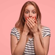 Sadari 4 Ciri-Ciri Bestie yang Perlu Dihindari, Biar Nggak Terjebak Toxic Friendship!