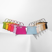 Mengenal Versi Terbaru dari Tas Ikonis Fendi Peekaboo yang Jadi Favorit Selebriti!