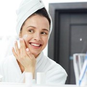 Cek dan Catat! Ini Waktu yang Tepat untuk Kamu Boleh Nggak Pakai Sunscreen!