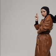 Inspirasi Gaya Glam Rock ala Tantri Kotak, Cocok untuk Hijaber yang Hobi Musik!