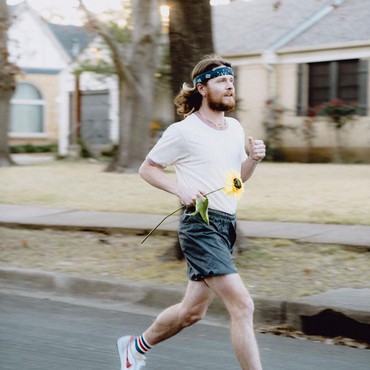 Lirik Lagu Honeymoon - Johnny Stimson