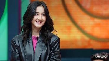 img-title Lirik Lagu Tak Ingin Usai - Keisya Levronka