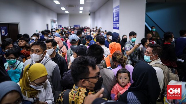 Kemenhub dan PT KCI merespon terjadinya penumpukan penumpang KRL Jabodetabek yang terjadi di Stasiun Manggarai Jakarta beberapa hari terakhir.