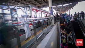 Sempat Rusak Berubah Arah, Eskalator Stasiun Manggarai Beroperasi Lagi