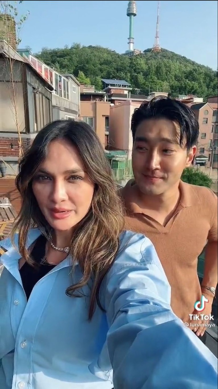 Luna Maya dan Choi Siwon Luna Maya dan Choi Siwon