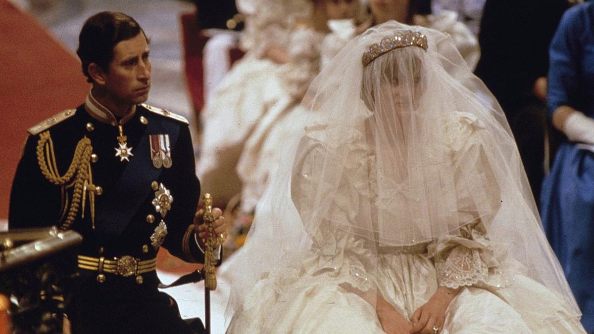 FOTO: Penuh Kenangan, Lihat Lebih Dekat Tiara Pernikahan Putri Diana
