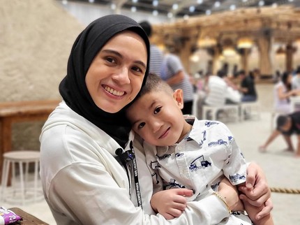 Sedih! Putra Nycta Gina Jatuh dan Alami Retak Tulang Bahu hingga Demam