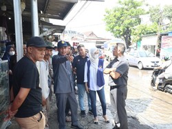 Petinggi NasDem Makassar Ukur Jalan Antang Rusak, Mau Bantu Pemprov Perbaiki