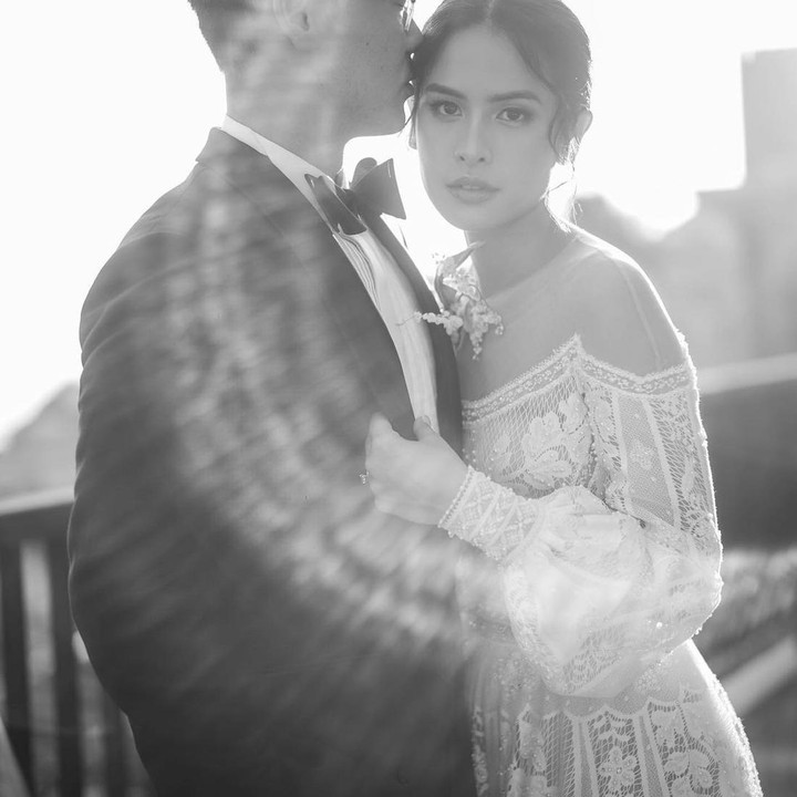 <p>"The taste of beginnings at sunset," tulis Maudy dalam caption, dikutip dari akun @maudyayunda. (Foto: @maudyayunda)<br /><br /></p>