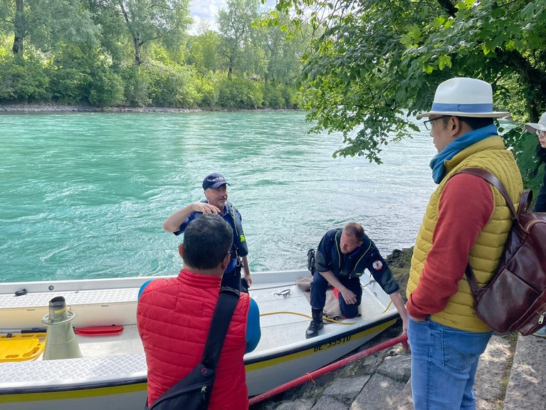 Ridwan Kamil memantau pencarian Eril yang hilang di Sungai Aare, Swiss Ridwan Kamil memantau pencarian Eril yang hilang di Sungai Aare, Swiss