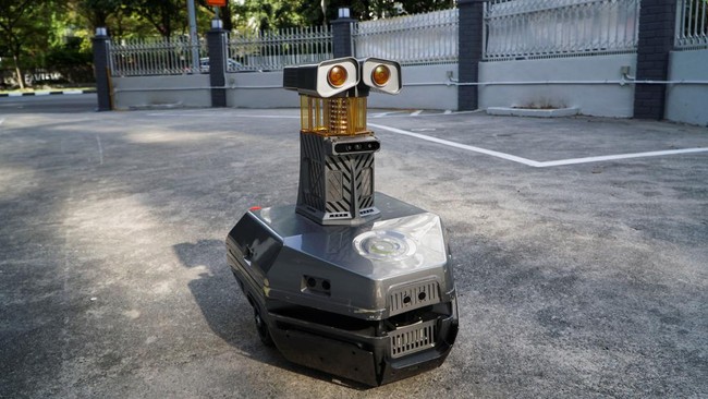 FOTO: Robot 'Ngetren' di Singapura, Warga Tetap Rindukan Manusia
