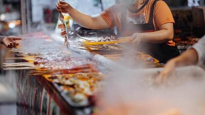 Pecinta Kuliner, 6 Street Food dari Berbagai Negara Ini Gunakan Bahan Tak Biasa! Tertarik Mencoba?