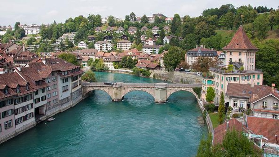Sungai Tempat Eril Hanyut, Ini 4 Fakta Sungai Aaare Swiss Sungai tempat Eril hanyut menjadi perbincangan masyarakat. Sungai tersebut adalah lokasi hilangnya Eril anak Ridwan Kamil pada Kamis (26/5/2022) lalu.