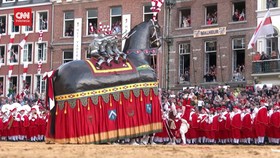 VIDEO: Puluhan Ribu Orang Ramaikan Parade 'Kuda Raksasa' Belgia