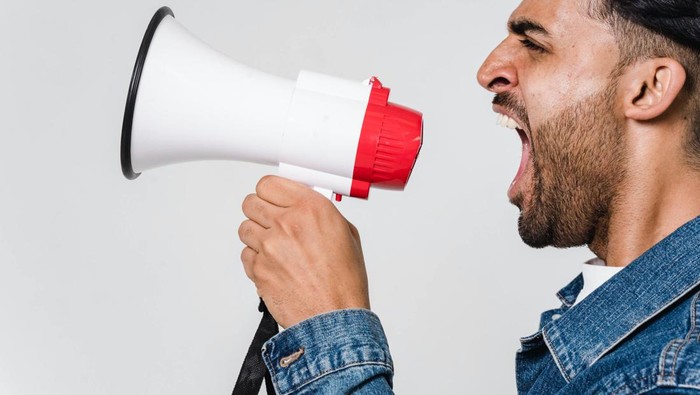 Orang Dewasa Juga Bisa Tantrum, Ini Cara Mengatasinya Jika Pasangan Kamu Begitu Orang Dewasa Juga Bisa Tantrum, Ini Cara Mengatasinya Jika Pasangan Kamu Begitu