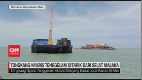 VIDEO: Tongkang Nyaris Tenggelam Ditarik Dari Selat Malaka