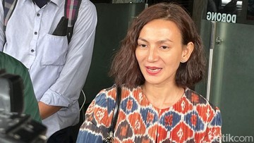 WANDA HAMIDAH DILAPORKAN MANTAN SUAMI