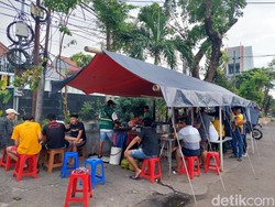Yuk, Makan Siang di Cak Mis-Ada Krisdayanti hingga Es Pentil