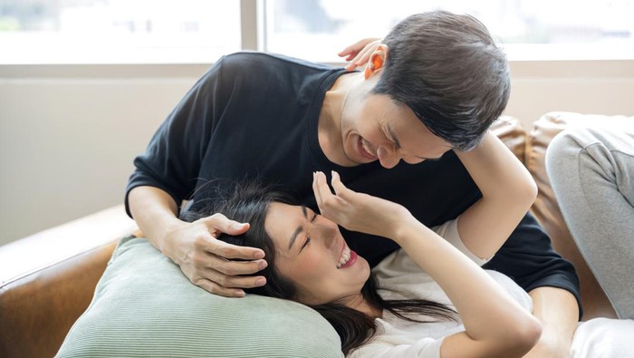 Bukan Cuma Asyik Diajak Ngobrol, 4 Karakter Gemini Ini Bikin Mereka Sering Dianggap Genit! Setuju?