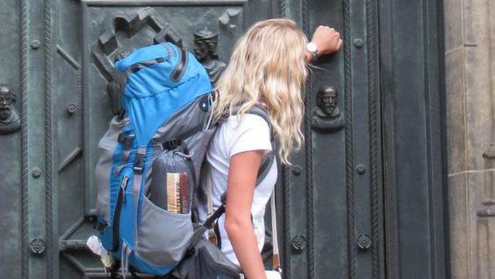 5 Tradisi Unik para Backpacker, dari Tidur di Jalan sampai Dapatkan Akomodasi Gratis!