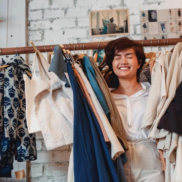 img-title Mengenal Circular Fashion, Kurangi Limbah Tekstil dengan Beri Umur Panjang Pada Pakaian