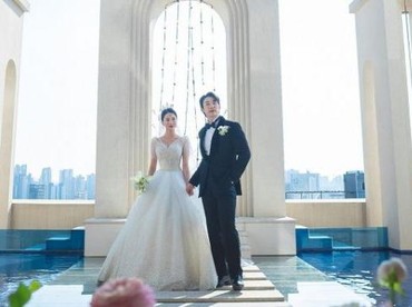 Hoon U-Kiss & Hwang Ji Seon Eks Girl's Day Resmi Menikah