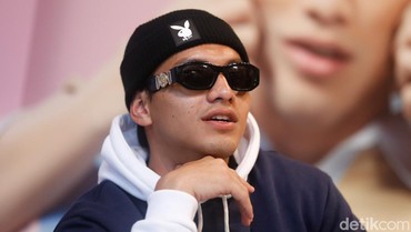 img-title Jefri Nichol Sempat Cekik Pacar Adik Usai Kepergok Lakukan Hal Ini