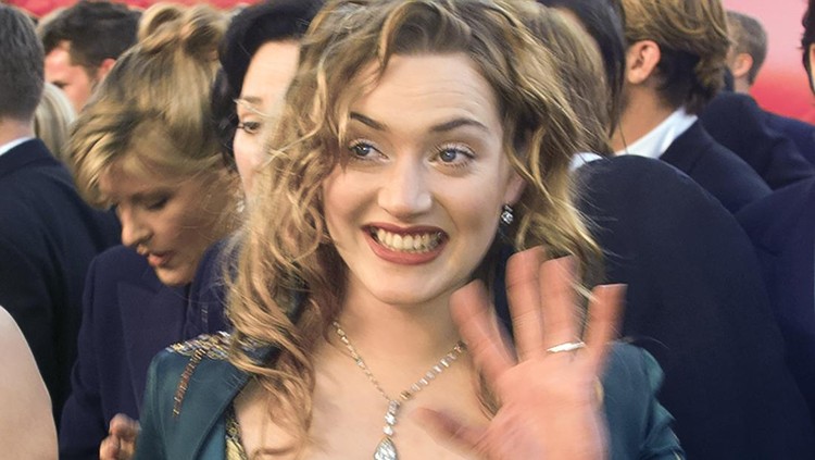 Kate Winslet LOS ANGELES, CALIFORNIA - MARCH 23: Kate Winslet at Academy Awards Show, March 23, 1998 in Los Angeles, California. (Photo by Bob Riha, Jr./Getty Images)