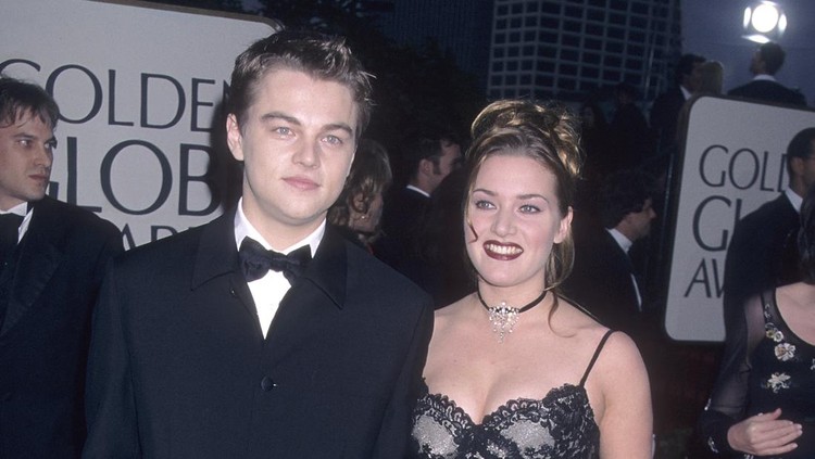 BEVERLY HILLS, CA - JANUARY 18:   Actor Leonardo DiCaprio and actor Kate Winslet attend the 55th Annual Golden Globe Awards on January 18, 1998 at the Beverly Hilton Hotel in Beverly Hills, California. (Photo by Ron Galella, Ltd./Ron Galella Collection via Getty Images)