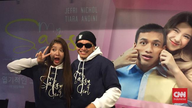 Sutradara Fajar Bustomi tidak takut jika film My Sassy Girl versi Indonesia dibandingkan dengan versi aslinya.