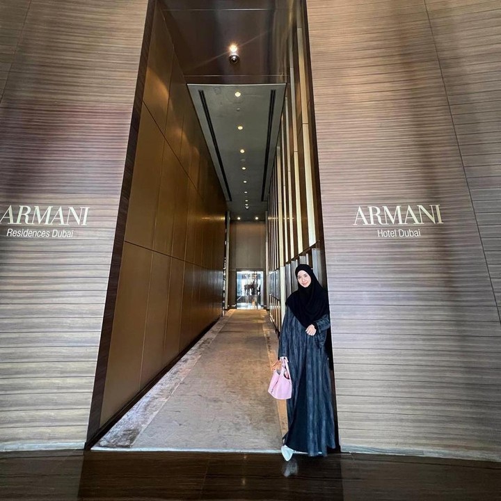 <p>Selain itu, yang menarik perhatian yakni hotel tempat ia menetap di sana selama beberapa waktu. Ya, ia memilih salah satu mewah mewah nih, Bunda. (Foto: Instagram @laudyacynthiabella)<br /><br /><br /></p>