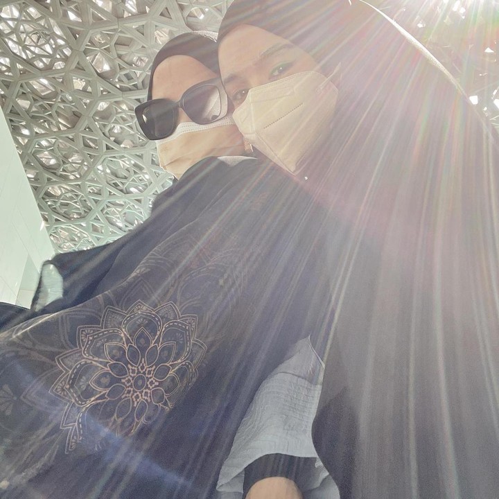 <p>Laudya Cynthia Bella terlihat mengunjungi beberapa tempat menarik dengan pemandangan indah nih, Bunda. (Foto: Instagram @laudyacynthiabella)<br /><br /><br /></p>