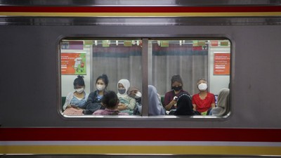 img-title KRL Mania Minta Jokowi Tegur Menhub Soal Tarif Orang Kaya